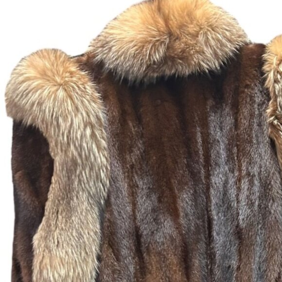 Luxurious Women's Full-Length Mink Fur Coat with Fox Fur Detailing - Picture 4 of 4